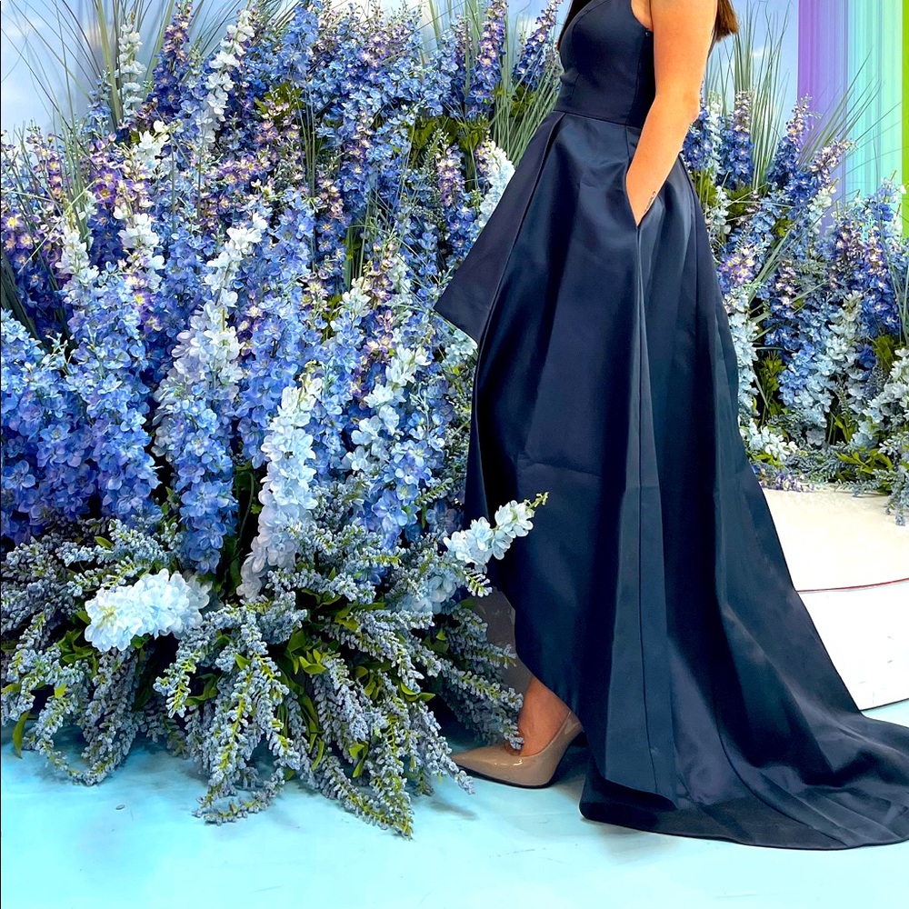 Beautiful navy blue gown can be worn on a wedding or a prom dress